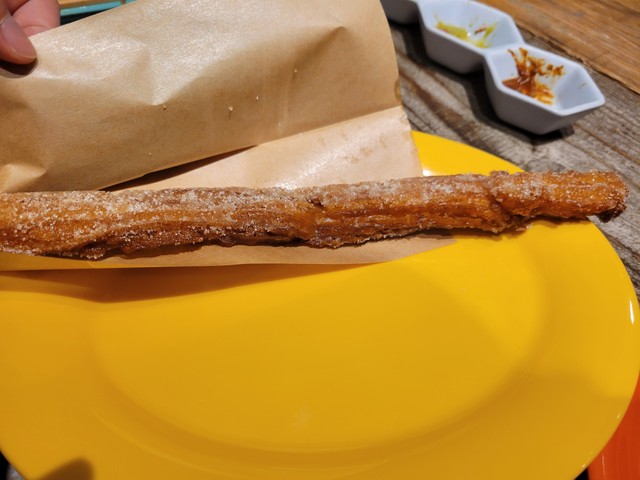 こんなのはじめて！口に含むととろけるチュロス