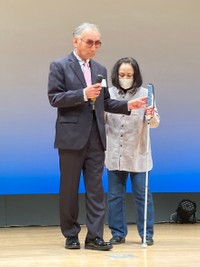視覚障がい者の方もステージで熱唱！