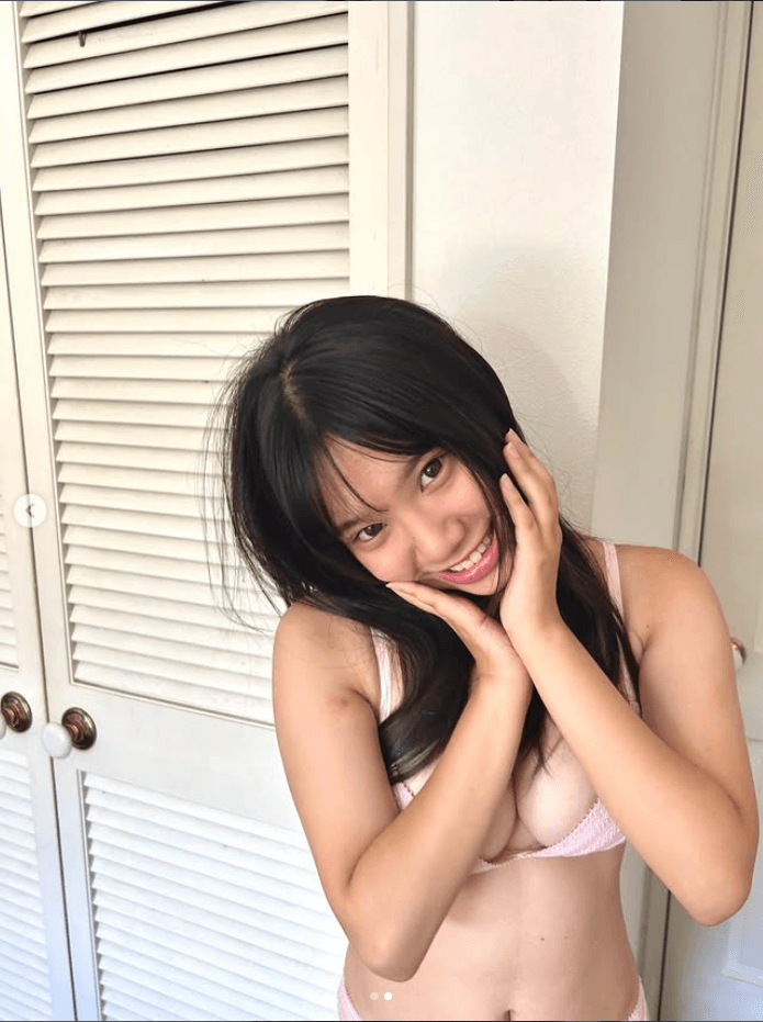 「FLASH」（26年1月7日発売号）に登場した細谷さらのオフショット　本人のインスタグラム（@sara_610610）より＝2026年1月8日投稿