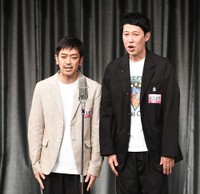 小籔千豊（右）とムーディ勝山＝2023年