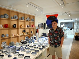 シンガポールでデザインし有田で作る　新しい民芸へ、あるデザイナーの挑戦