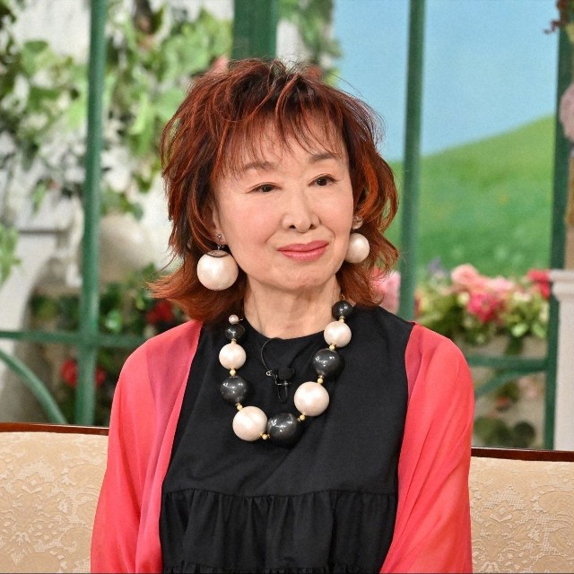 「徹子の部屋」    三田佳子＝テレビ朝日提供