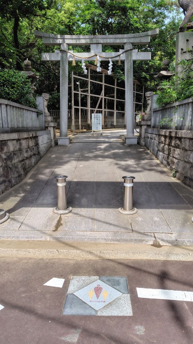 「史跡箇所案内」の設置例（大阪市・山坂神社）
