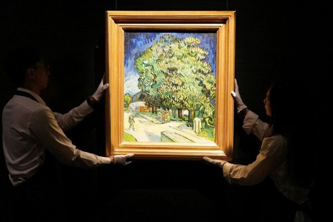 Rare Van Gogh painting draws crowds in Hong Kong | The Asahi Shimbun ...
