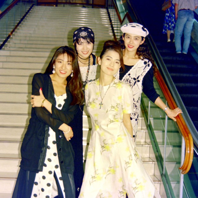 青田典子さん　1993年　Ｃ．Ｃ．ガールズ　初期メンバー　前列右が青田さん