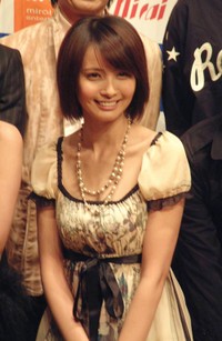 映画の完成試写会で舞台あいさつした加藤夏希＝2007年