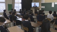 公立小学校で1学期の始業式　新学年スタート、ドキドキのクラス発表も　岡山・香川