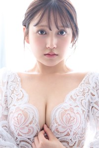 AKB48・鈴木くるみの1st写真集「夢の重さ」（秋田書店）より＝撮影・Takeo Dec.