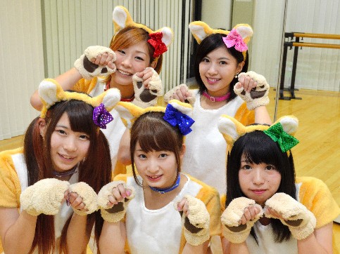 秋田犬の魅力をＰＲ　公募アイドル「あきたわんわん娘」