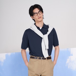 【すべてユニクロ】賢くリーズナブルに装う、盛夏のビジカジスタイルvol.4（編集者の場合）