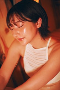 「SAUNA BROS.vol.12」（東京ニュース通信社刊）の表紙を飾った武田玲奈