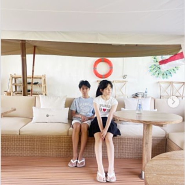 市川團十郎のインスタグラム@ebizoichikawa.ebizoichikawaより　インドネシア旅行中の新之助とぼたん