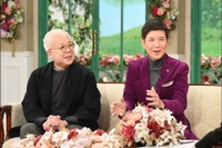 「徹子の部屋」に出演する小堺一機、関根勤＝テレビ朝日提供