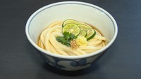 うどん店が限定メニューを提供！香川の青ねぎと徳島のすだちで風味豊かに