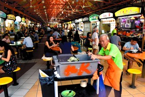 ヒトは本来、何歳まで生きられるのか　人間の寿命の謎を小林武彦・東大教授に聞いた