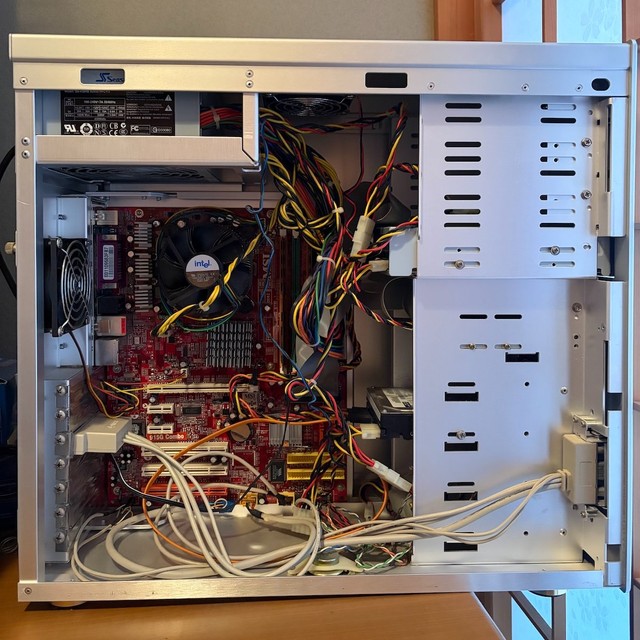 祖母の手できれいに手入れされていたPC／yuta suitoさん提供