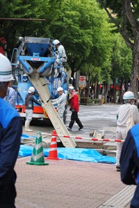 復旧作業が始まる。16：47ころ