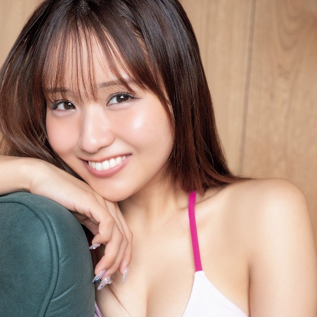 森脇梨々夏（撮影／佐藤佑一 ヘアメイク／ムロゾノケイト スタイリング／MELON）