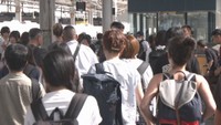 JR岡山駅でお盆期間の下りピーク　多くの帰省客らで混雑　山陽新幹線は始発から夕方まで満席