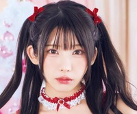 ©︎えなこ／白泉社　撮影／フジシロタカノリ