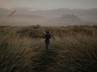 心は悲鳴を上げ、這うように出社。休職を決断できないお金以外の理由