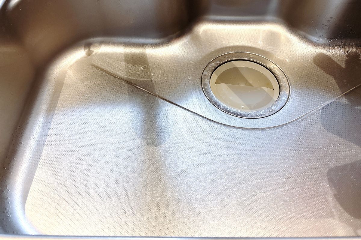 これでよかったのか！ スポンジ不要で「キッチンシンクがピカピカになる」“ある物”とは？ | 朝日新聞デジタルマガジン＆[and]