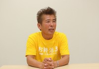 61歳になった今の考えを語る勝俣州和さん＝大阪市内