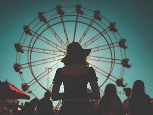 男の先輩に「色気がないな」と言われたけど、女性は必ず色気がないとダメですか？