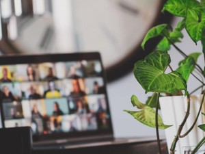 【あなたがここにいる！】新型コロナが変えた私たちの恋愛、そして私自身。「Zoom」で検索したエッセイ