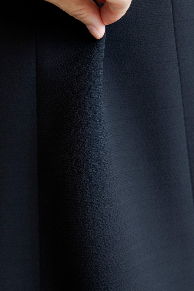 東京ソワールが石川県の企業と作り上げた端正な北陸ジャガード地