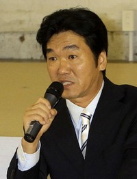 記者会見で芸能界引退を表明する島田紳助さん＝2011年撮影