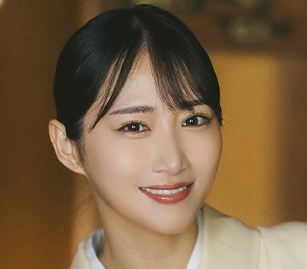 川瀬もえ（提供：週刊SPA!編集部　撮影：藤本和典 ヘアメイク：塩田結香（JULLY） スタイリング：野田陽子（ミタケイショウ））