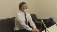 裁判後に会見を行う原告代理人・作花知志弁護士　