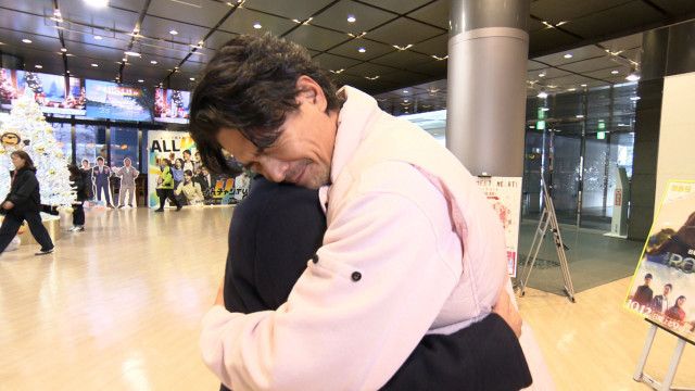 伊藤英明、浜田雅功とハグ2S | 朝日新聞デジタルマガジン＆[and]