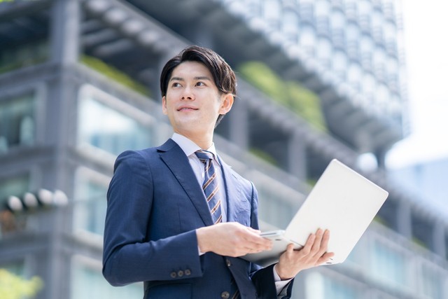 AIに代替されにくい上流工程・マネジメント層への需要が急増　※画像はイメージです（K+K/stock.adobe.com）