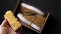 スニーカーの手入れ　※画像はイメージです（adm/stock.adobe.com）