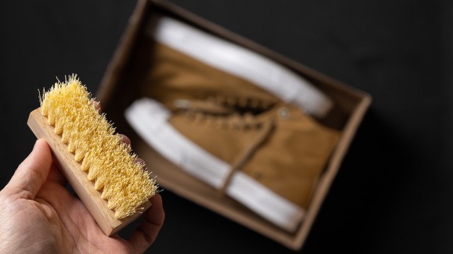 スニーカーの手入れ　※画像はイメージです（adm/stock.adobe.com）