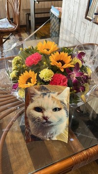 お客さんから寄せられた花束