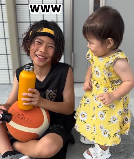 可愛すぎるしおちゃんに、兄デレデレ！（提供：＠enishi.basketballさん）
