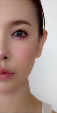 (左側の顔面)上原さくらのアメーバブログから
