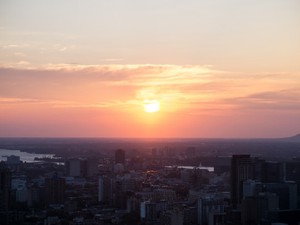 祖母に「出て行け」と言われても「この家にいさせてください」と言えなかった