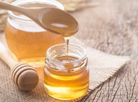 ラスク作りは砂糖に「蜂蜜」を少し加えるのがポイント※画像はイメージです（showcake/stock.adobe.com）