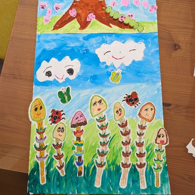 お子さんたちで作った飾り。つくしの表情にもご注目！（提供：トリッシュさん）