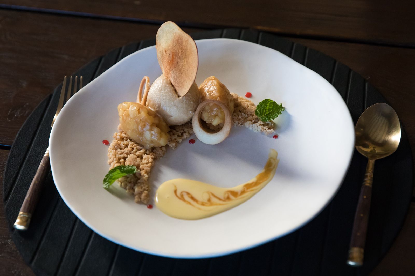 09_Gangtey-Lodge-food-desert-1