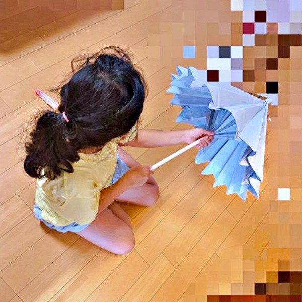 10歳の娘さんが厚紙を使って折り紙の技法で作った傘（画像提供：みつ。ガーデニング家庭菜園さん）