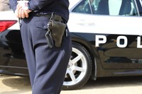 パトカーと警察官　※写真はイメージ（akiyoko/stock.adobe.com）