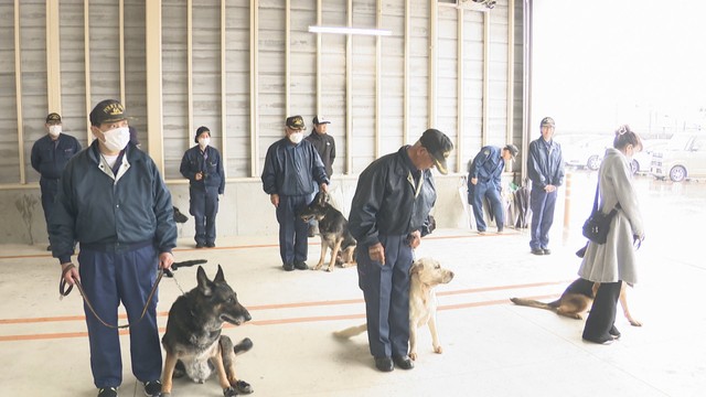 嘱託警察犬の委嘱式　「きな子」の訓練所からも　2023年は警察犬出動件数が過去10年間で最多　香川県警