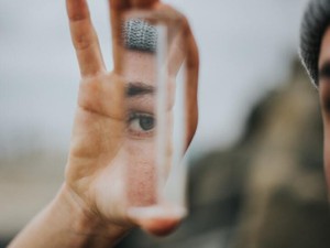 自分の顔が大好きな私は、整形した後輩とどう接するべきだったのか