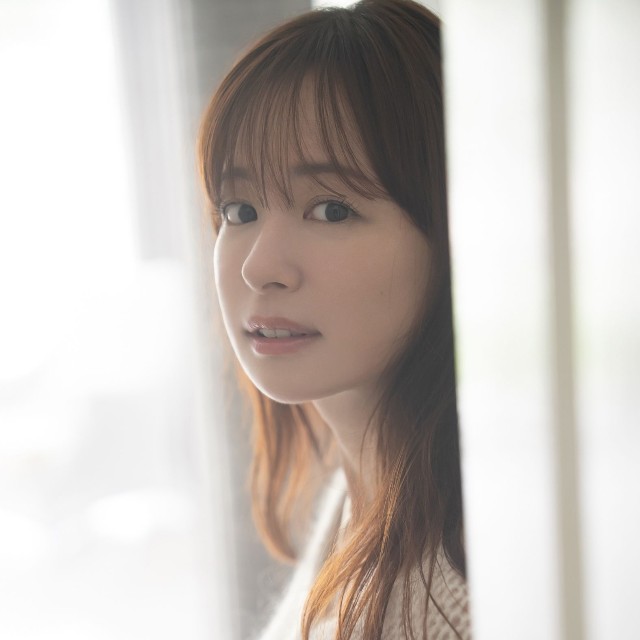 『皆藤愛子写真集 grazing』（撮影／根本好伸）より