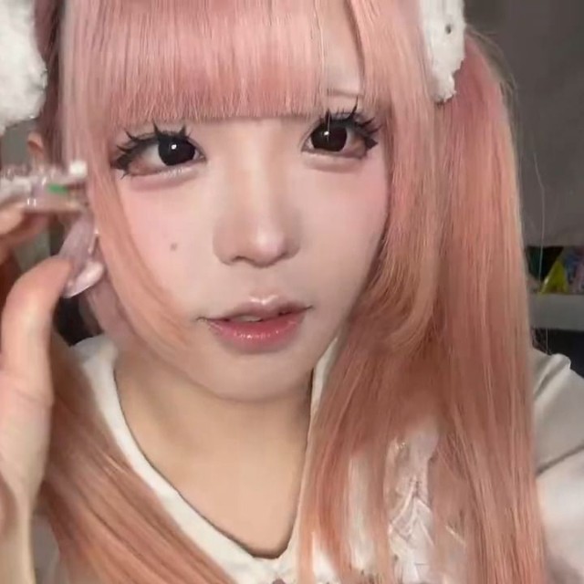 地雷系メイクを控えめに（萌乃ゆのさん提供）
